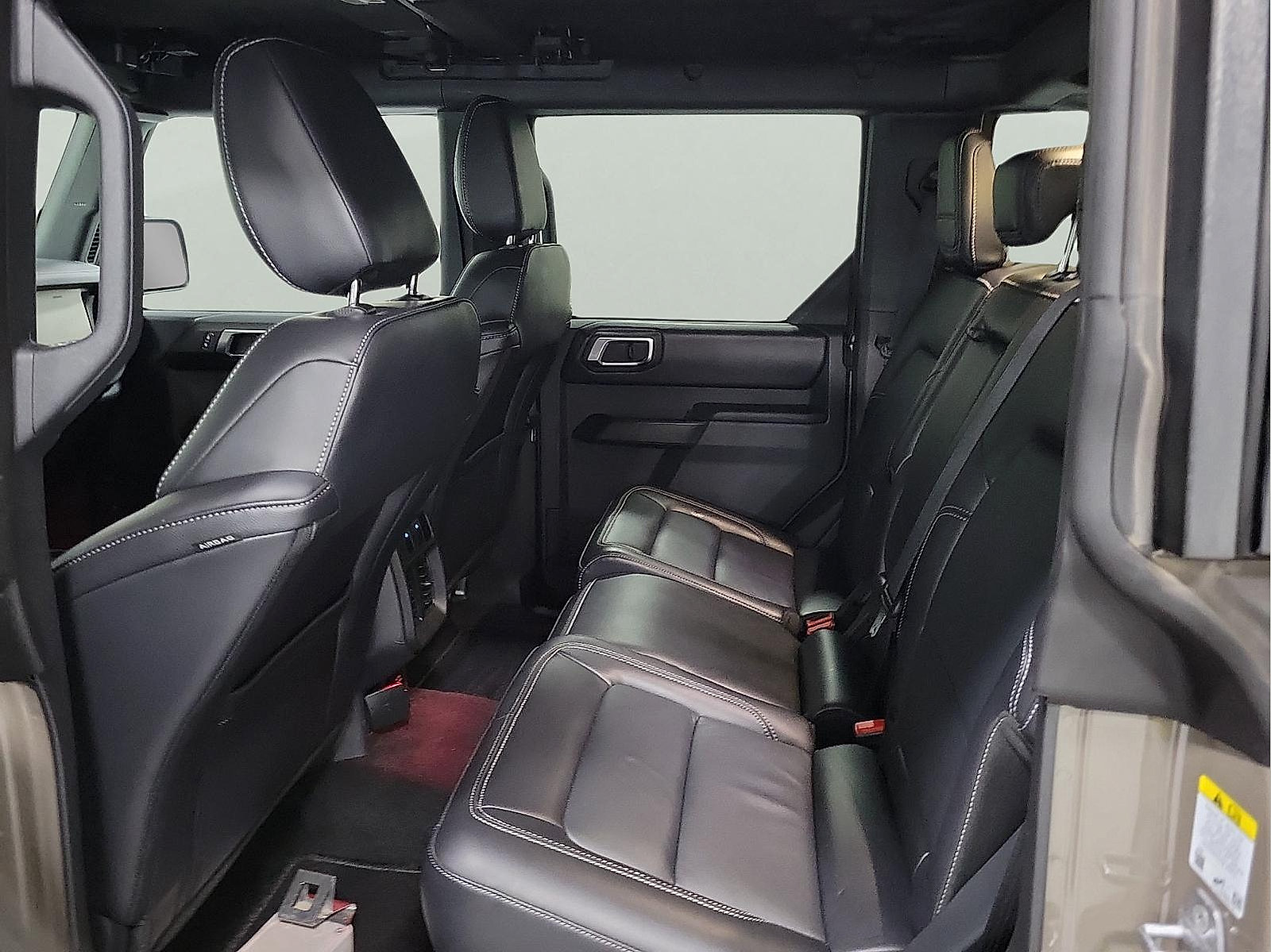 Used 2025 Ford Bronco Outer Banks AWD/4WD image 8