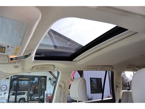 Used 2017 Lexus GX 460 image 18