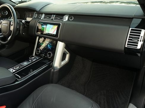 Used 2019 Land Rover Range Rover Supercharged image 11