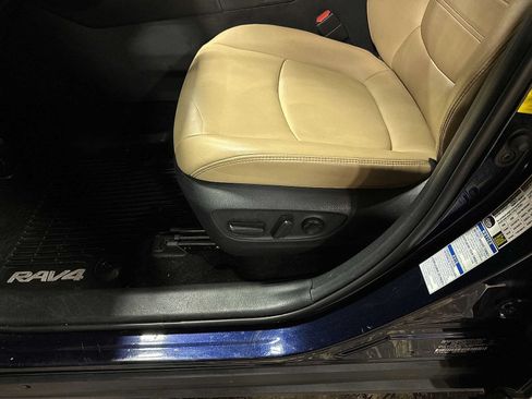 Used 2020 Toyota RAV4 XLE Premium AWD/4WD image 23