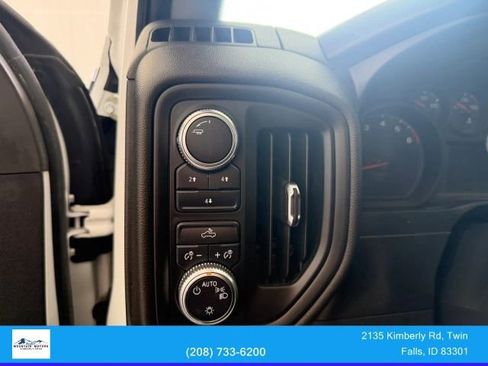 Used 2021 GMC Sierra 2500 4x4 Crew Cab w/ Convenience Package image 11