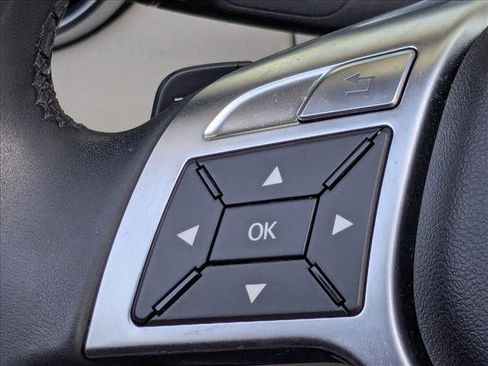 Used 2013 Mercedes-Benz SLK 250 image 11