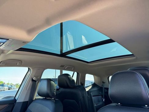 Used 2025 Volkswagen Atlas SE w/ Panoramic Sunroof Package AWD/4WD image 29