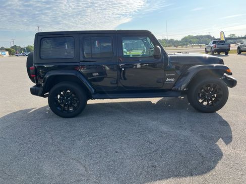 Used 2023 Jeep Wrangler Unlimited Sahara w/ Cold Weather Group image 6