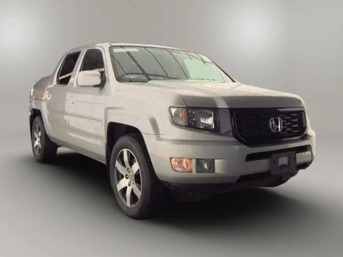 Used 2014 Honda Ridgeline SE image 2