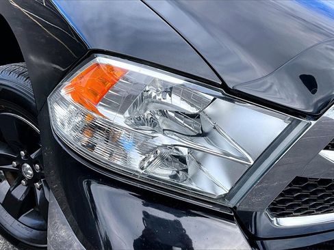 Used 2019 RAM 1500 Classic SLT w/ Luxury Group image 31