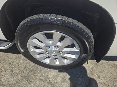 Used 2016 Toyota Sequoia Platinum image 31