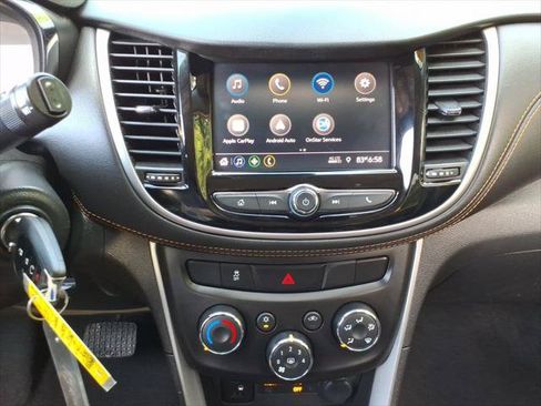 Used 2022 Chevrolet Trax LT AWD/4WD image 15