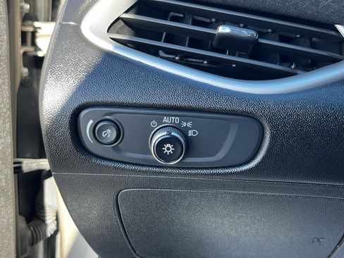 Used 2024 Chevrolet Malibu LT image 5