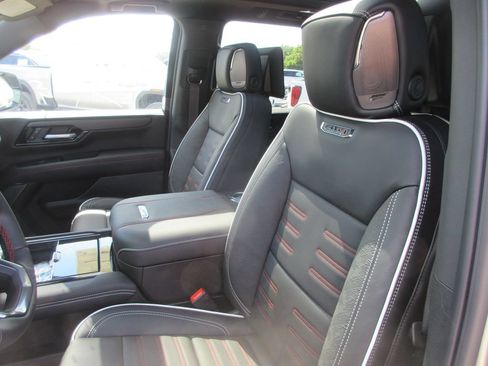 New 2026 GMC Yukon XL AT4 Ultimate AWD/4WD image 11