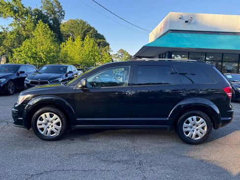 Used 2017 Dodge Journey SE FWD image 3