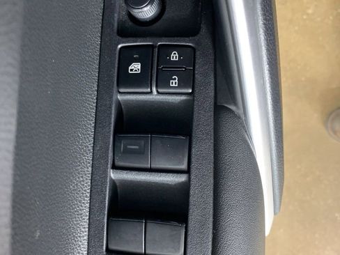 Used 2023 Toyota Corolla Cross XSE w/ Convenience Package image 16