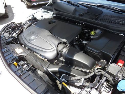 Certified 2020 Mercedes-Benz GLA 250 4MATIC image 7
