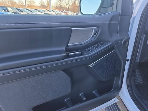 Used 2025 Ford Expedition Max Platinum image 31