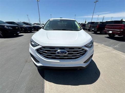Used 2020 Ford Edge SE image 22