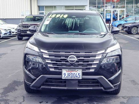 Used 2024 Nissan Rogue SV FWD image 16