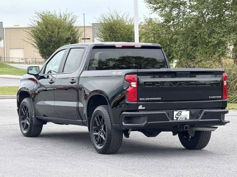 Used 2025 Chevrolet Silverado 1500 Custom image 26