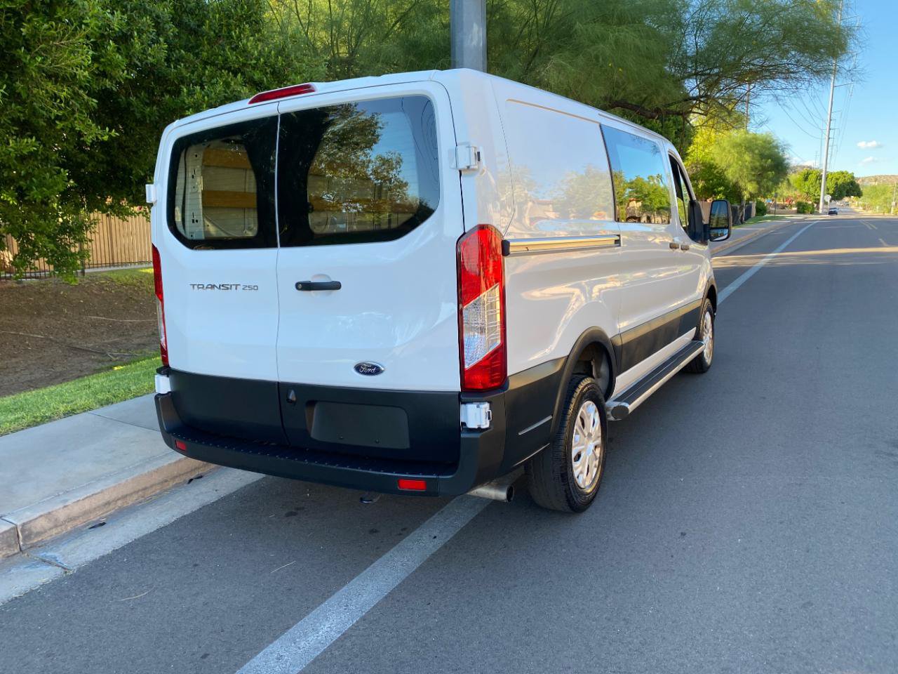 Used 2025 Ford Transit 250 Low Roof w/ Exterior Upgrade Package RWD image 4