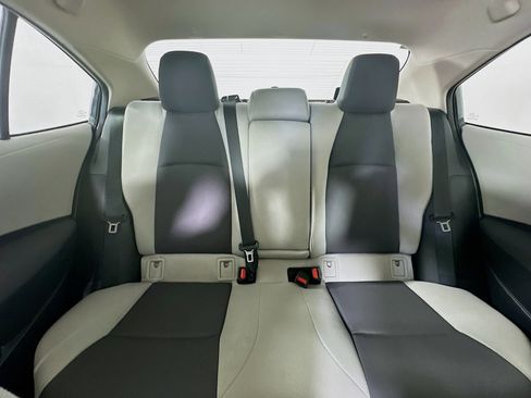 Used 2025 Toyota Corolla LE image 29