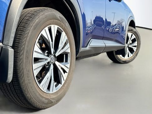 Used 2021 Nissan Rogue SV image 15