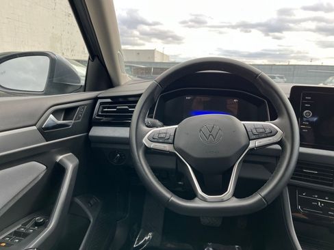 Used 2025 Volkswagen Jetta SE image 26