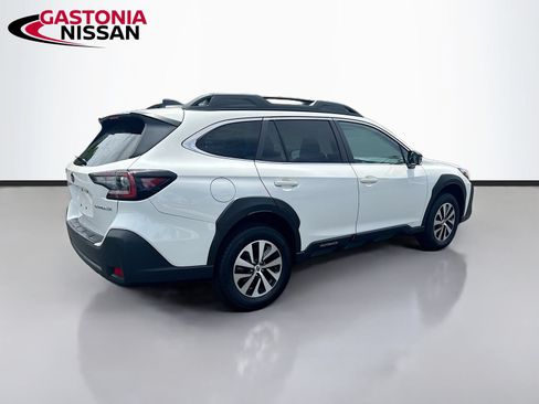 Used 2025 Subaru Outback Premium AWD/4WD image 9