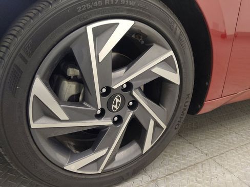 Used 2025 Hyundai Elantra Sport FWD image 31