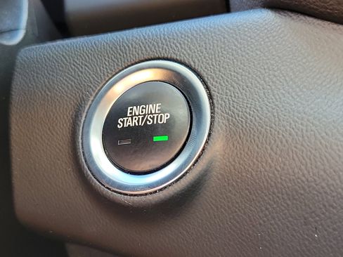 Used 2023 GMC Terrain SLT image 31