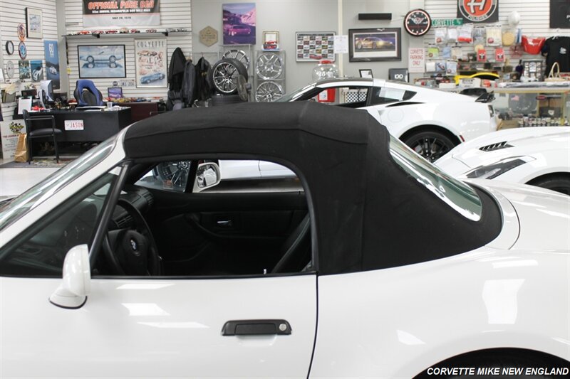 Used 2001 BMW Z3 3.0i RWD image 40