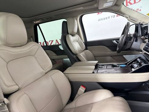 Used 2022 Lincoln Navigator Reserve AWD/4WD image 16