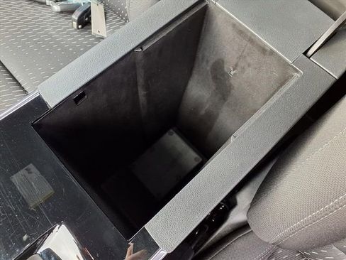 Used 2025 Chevrolet Equinox LT image 48