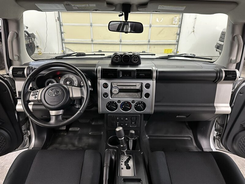 Used 2007 Toyota FJ Cruiser 4WD w/ Upgrade Pkg 2 image 18