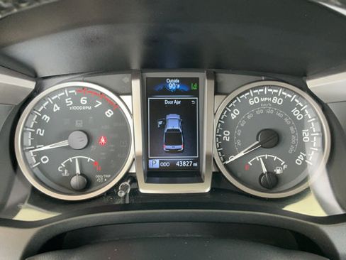 Used 2022 Toyota Tacoma SR5 w/ SR5 Appearance Package (SM) RWD image 13