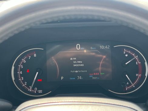Used 2025 Toyota RAV4 XLE Premium FWD image 30