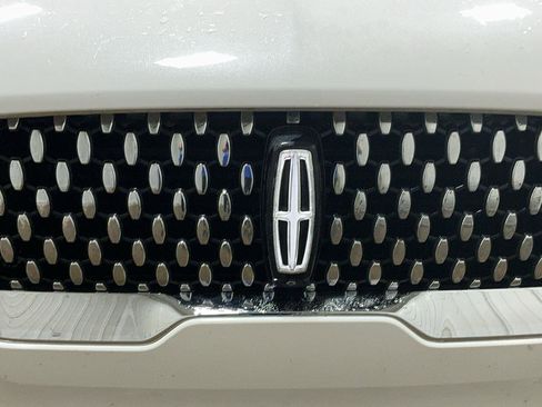 Used 2021 Lincoln Aviator Black Label w/ Dynamic Handling Package image 2