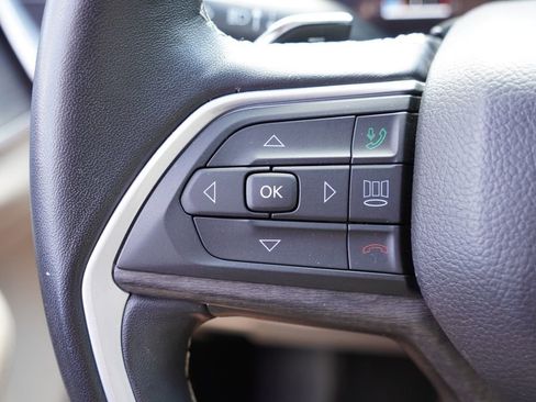 Certified 2022 Jeep Grand Cherokee L Limited AWD/4WD image 37