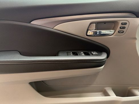 Used 2022 Honda Ridgeline RTL-E image 12