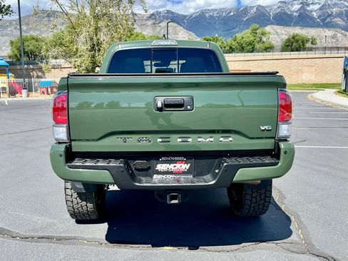 Used 2021 Toyota Tacoma TRD Sport w/ TRD Premium Sport Package AWD/4WD image 9