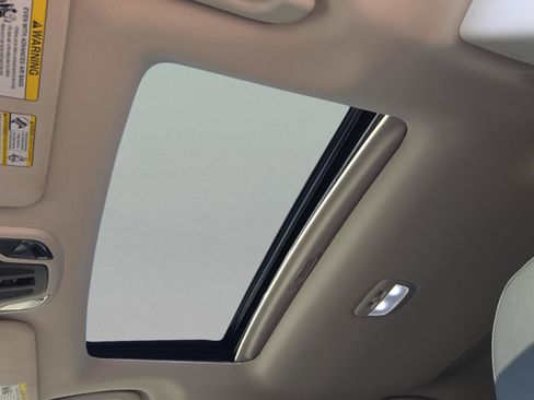 Used 2025 Subaru Outback Touring XT w/ Popular Package #2 image 23