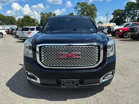 Used 2017 GMC Yukon Denali w/ Open Road Package AWD/4WD image 8