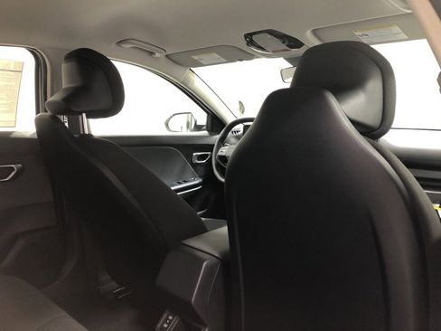 New 2025 Kia K4 LX image 11