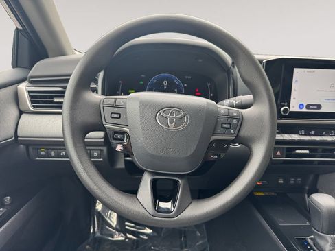 Used 2026 Toyota Camry LE w/ Convenience Package FWD image 12
