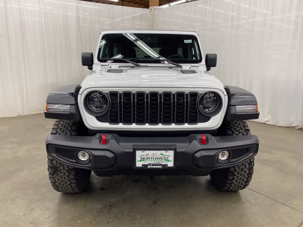 Used 2025 Jeep Wrangler Unlimited Rubicon AWD/4WD image 9