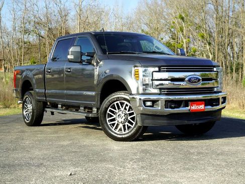 Used 2019 Ford F250 Lariat w/ Lariat Value Package image 1