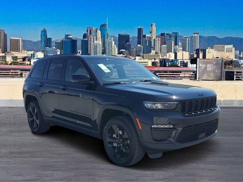 New 2025 Jeep Grand Cherokee Limited w/ Black Appearance Package image 3