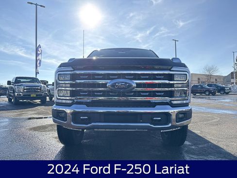 Used 2024 Ford F250 Lariat w/ Chrome Package image 4
