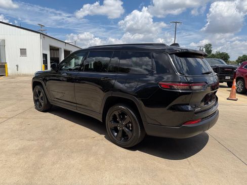 Used 2023 Jeep Grand Cherokee L Laredo AWD/4WD image 29