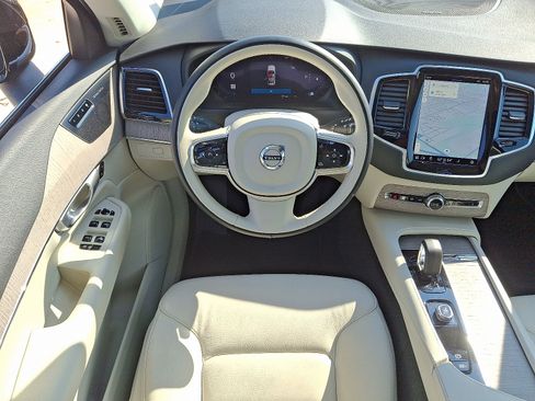 Certified 2024 Volvo XC90 B6 Plus w/ Protection Package image 12