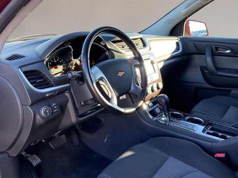 Used 2017 Chevrolet Traverse LT image 13