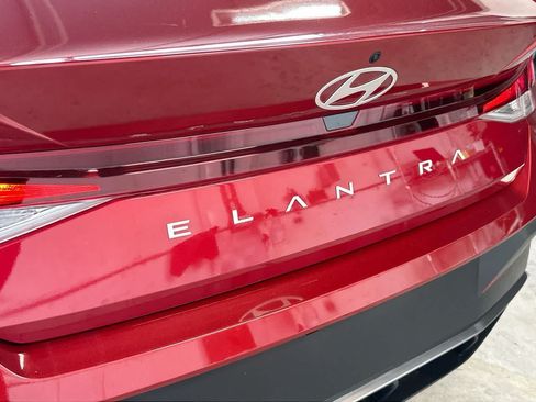 Used 2026 Hyundai Elantra SE FWD image 10